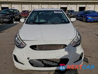 Piąte zdjęcie samochodu w środku: 2017 HYUNDAI ACCENT SE VIN:KMHCT5AE4HU340828 - miniatura