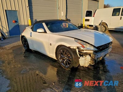 Czwarte zdjęcie samochodu z boku: 2017 NISSAN 370Z ROADSTER VIN:JN1AZ4FH9HM940349 - miniatura