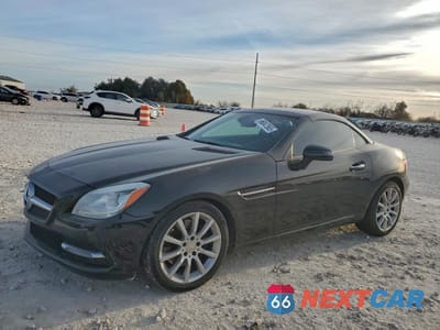 2016 MERCEDES-BENZ SLK 300 WDDPK3JA3GF123595 - główne zdjęcie licytacji z USA - miniatura