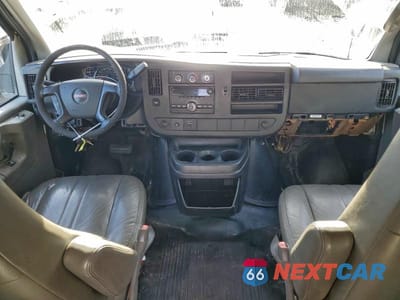 Zdjęcie 8 z 13 samochodu: 2013 GMC SAVANA UTILITY / SERVICE TRUCK VIN:1GD072CG1D1132261 - miniatura