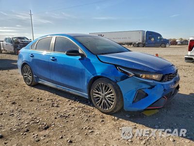 Czwarte zdjęcie samochodu z boku: 2023 KIA FORTE GT LINE VIN:3KPF54AD9PE640911 - miniatura