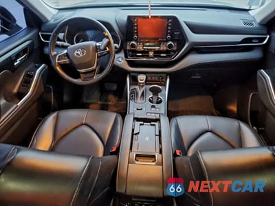 Zdjęcie 8 z 13 samochodu: 2022 TOYOTA HIGHLANDER XLE VIN:5TDGZRAHXNS555782 - miniatura