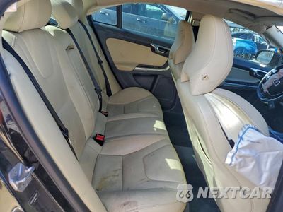 Zdjęcie 10 z 12 samochodu: 2017 VOLVO S60 VIN:YV126MFL0H2436728 - miniatura