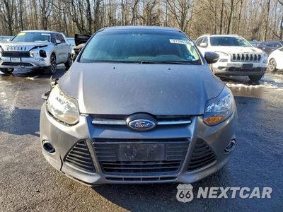 Piąte zdjęcie samochodu w środku: 2014 FORD FOCUS TITANIUM VIN:1FADP3N23EL344894 - miniatura