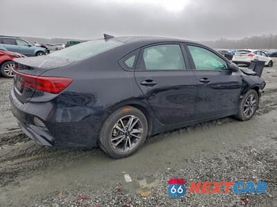 Trzecie zdjęcie samochodu z tyłu: 2022 KIA FORTE FE VIN:3KPF24AD6NE468018 - miniatura