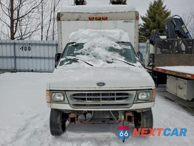 Piąte zdjęcie samochodu w środku: 2000 FORD ECONOLINE E350 SUPER DUTY CUTAWAY VAN VIN:1FDWE35S2YHA95550 - miniatura