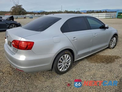 Trzecie zdjęcie samochodu z tyłu: 2013 VOLKSWAGEN JETTA SE VIN:3VWDP7AJ9DM281471 - miniatura