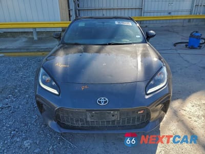 Piąte zdjęcie samochodu w środku: 2024 TOYOTA GR 86 VIN:JF1ZNBB12R9754980 - miniatura