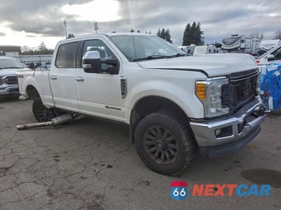 Czwarte zdjęcie samochodu z boku: 2017 FORD F250 SUPER DUTY VIN:1FT7W2BT5HEB63015 - miniatura