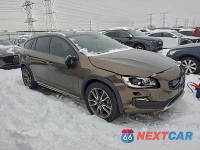 Czwarte zdjęcie samochodu z boku: 2017 VOLVO V60 CROSS COUNTRY PLATINUM VIN:YV440MWMXH1032413 - miniatura