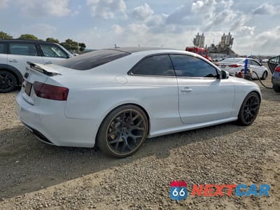 Trzecie zdjęcie samochodu z tyłu: 2015 AUDI RS5 VIN:WUAC6AFRXFA900322 - miniatura