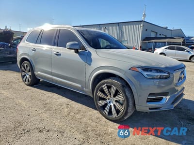 Czwarte zdjęcie samochodu z boku: 2024 VOLVO XC90 PLUS VIN:YV4H60LE3R1150424 - miniatura