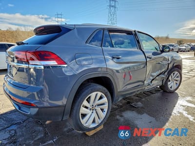 Trzecie zdjęcie samochodu z tyłu: 2021 VOLKSWAGEN ATLAS CROSS SPORT SE VIN:1V2KC2CA9MC217825 - miniatura