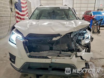 Piąte zdjęcie samochodu w środku: 2024 SUBARU FORESTER PREMIUM VIN:JF2SKADC9RH469889 - miniatura
