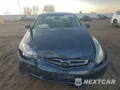 Piąte zdjęcie samochodu w środku: 2004 HONDA ACCORD LX VIN:1HGCM56414A038797 - miniatura