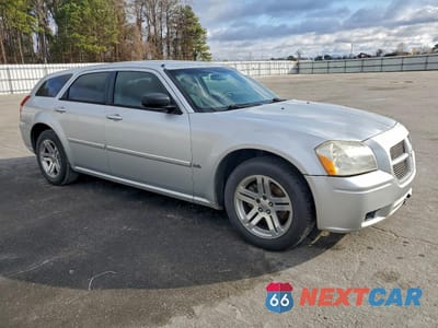 Czwarte zdjęcie samochodu z boku: 2005 DODGE MAGNUM SXT VIN:2D4FV48V35H671462 - miniatura
