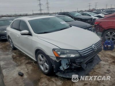 Czwarte zdjęcie samochodu z boku: 2013 VOLKSWAGEN PASSAT SE VIN:1VWBP7A36DC123714 - miniatura