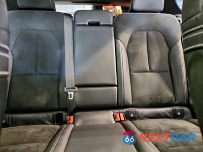 Zdjęcie 10 z 15 samochodu: 2021 VOLVO XC40 T5 R-DESIGN VIN:YV4162UMXM2444439 - miniatura