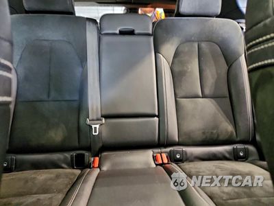 Zdjęcie 10 z 15 samochodu: 2021 VOLVO XC40 T5 R-DESIGN VIN:YV4162UMXM2444439 - miniatura