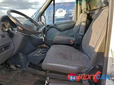 Zdjęcie 7 z 13 samochodu: 2006 DODGE SPRINTER 2500 DELIVERY VAN VIN:WD0PD644365935535 - miniatura