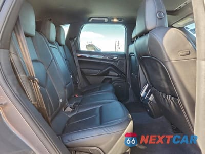 Zdjęcie 11 z 12 samochodu: 2012 PORSCHE CAYENNE VIN:WP1AA2A20CLA10039 - miniatura