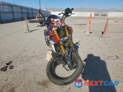 Drugie zdjęcie samochodu z przodu: 2018 BMW G310 GS VIN:WB30G1201JR825173 - miniatura