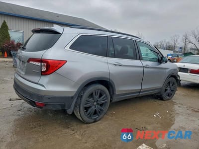 Trzecie zdjęcie samochodu z tyłu: 2021 HONDA PILOT SE VIN:5FNYF5H29MB032294 - miniatura