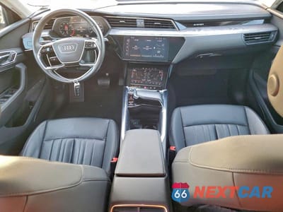 Zdjęcie 8 z 12 samochodu: 2024 AUDI Q8 E-TRON PREMIUM PLUS VIN:WA15AAGE4RB053550 - miniatura