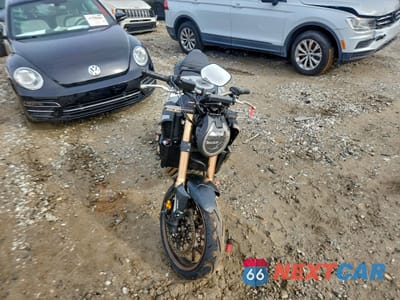 Piąte zdjęcie samochodu w środku: 2024 HONDA CB650 R VIN:MLHRH1658R5000835 - miniatura