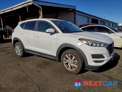 Czwarte zdjęcie samochodu z boku: 2019 HYUNDAI TUCSON SE VIN:KM8J2CA45KU920179 - miniatura