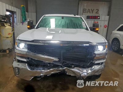 Piąte zdjęcie samochodu w środku: 2017 CHEVROLET SILVERADO K1500 LT VIN:1GCUKREC9HF208695 - miniatura