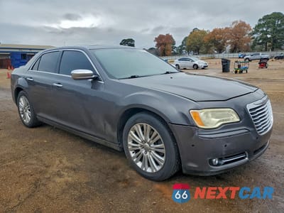 Czwarte zdjęcie samochodu z boku: 2013 CHRYSLER 300C VIN:2C3CCAKT6DH652886 - miniatura