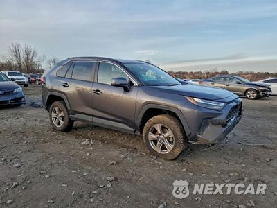 Czwarte zdjęcie samochodu z boku: 2023 TOYOTA RAV4 XLE VIN:2T3W1RFV9PC218072 - miniatura