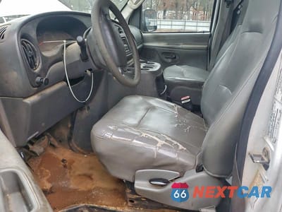 Zdjęcie 7 z 12 samochodu: 2006 FORD E250 UTILITY / SERVICE VAN VIN:1FTNE24L66HB18619 - miniatura