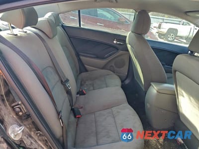 Zdjęcie 10 z 12 samochodu: 2015 KIA FORTE LX VIN:KNAFK4A62F5429034 - miniatura
