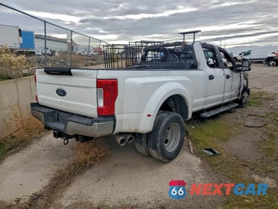 Trzecie zdjęcie samochodu z tyłu: 2017 FORD F350 SUPER DUTY VIN:1FT8W3DT7HEB50810 - miniatura