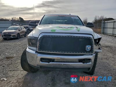 Piąte zdjęcie samochodu w środku: 2014 RAM 2500 SLT VIN:3C6UR5DL8EG223924 - miniatura
