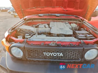 Zdjęcie 12 z 15 samochodu: 2012 TOYOTA FJ CRUISER VIN:JTEBU4BF2CK130470 - miniatura