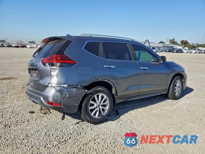 Trzecie zdjęcie samochodu z tyłu: 2017 NISSAN ROGUE SV VIN:5N1AT2MN6HC759738 - miniatura