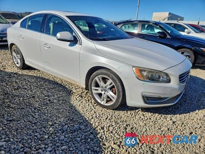 Czwarte zdjęcie samochodu z boku: 2015 VOLVO S60 PREMIER VIN:YV126MFK4F2357146 - miniatura