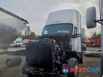 Drugie zdjęcie samochodu z przodu: 2014 KENWORTH T680 SEMI TRUCK VIN:1XKYA48X6EJ403110 - miniatura