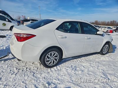 Trzecie zdjęcie samochodu z tyłu: 2018 TOYOTA COROLLA L VIN:5YFBURHE1JP851040 - miniatura