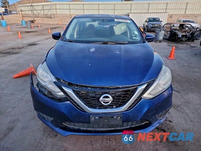 Piąte zdjęcie samochodu w środku: 2017 NISSAN SENTRA S VIN:3N1AB7AP0HY242780 - miniatura