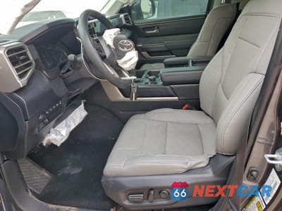 Zdjęcie 7 z 13 samochodu: 2024 TOYOTA TUNDRA DOUBLE CAB SR VIN:5TFLA5DA9RX177953 - miniatura