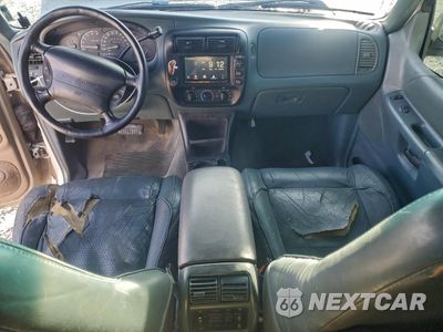 Zdjęcie 8 z 15 samochodu: 1997 MERCURY MOUNTAINEER VIN:4M2DU55P2VUJ59704 - miniatura