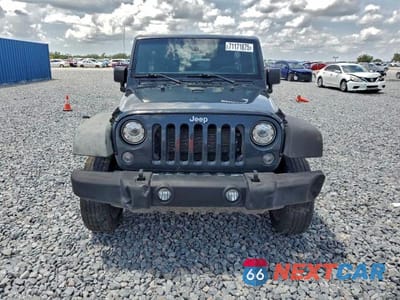 Piąte zdjęcie samochodu w środku: 2017 JEEP WRANGLER UNLIMITED SPORT VIN:1C4BJWDG4HL678163 - miniatura