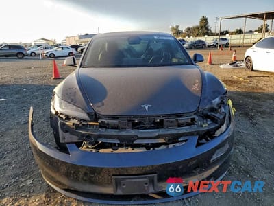 Piąte zdjęcie samochodu w środku: 2024 TESLA MODEL 3 VIN:5YJ3E1EB3RF794571 - miniatura