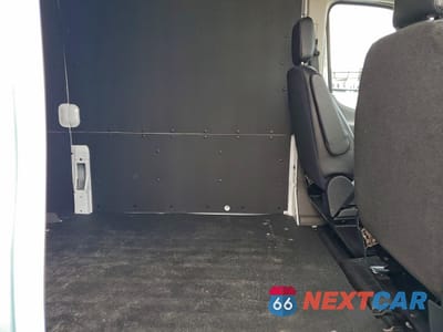 Zdjęcie 11 z 13 samochodu: 2025 FORD TRANSIT T- VIN:1FTBR1C80SKA31777 - miniatura