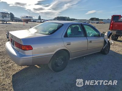 Trzecie zdjęcie samochodu z tyłu: 2001 TOYOTA CAMRY CE VIN:4T1BG22K71U852852 - miniatura