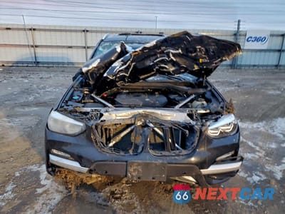 Piąte zdjęcie samochodu w środku: 2018 BMW X3 XDRIVE30I VIN:5UXTR9C5XJLD69965 - miniatura